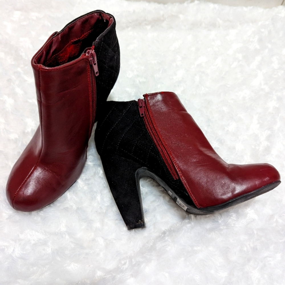 Ankle boots with quilted back heal size 8 fits more like a 7